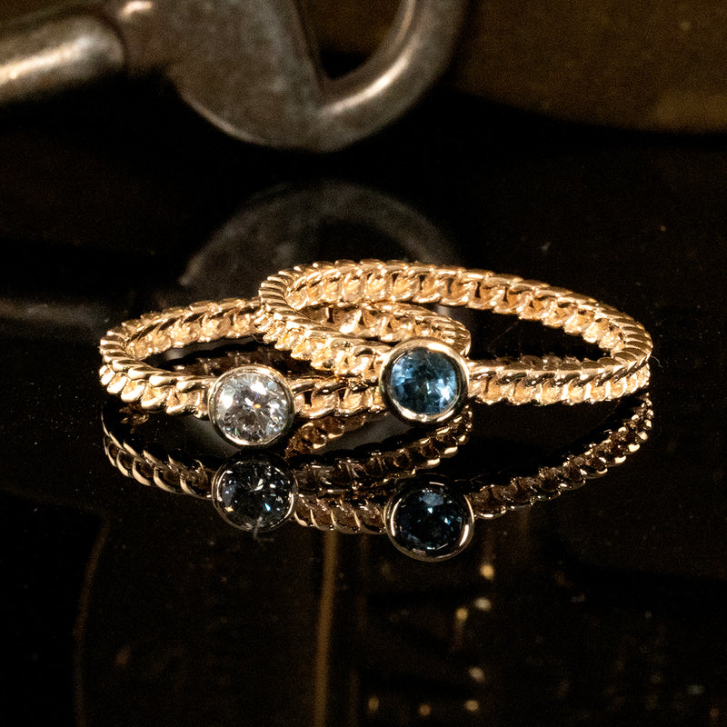 Chain link Montana sapphire stacking ring