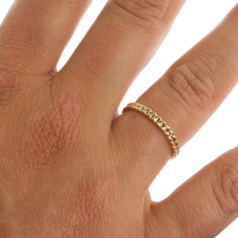 Curb link stacking ring