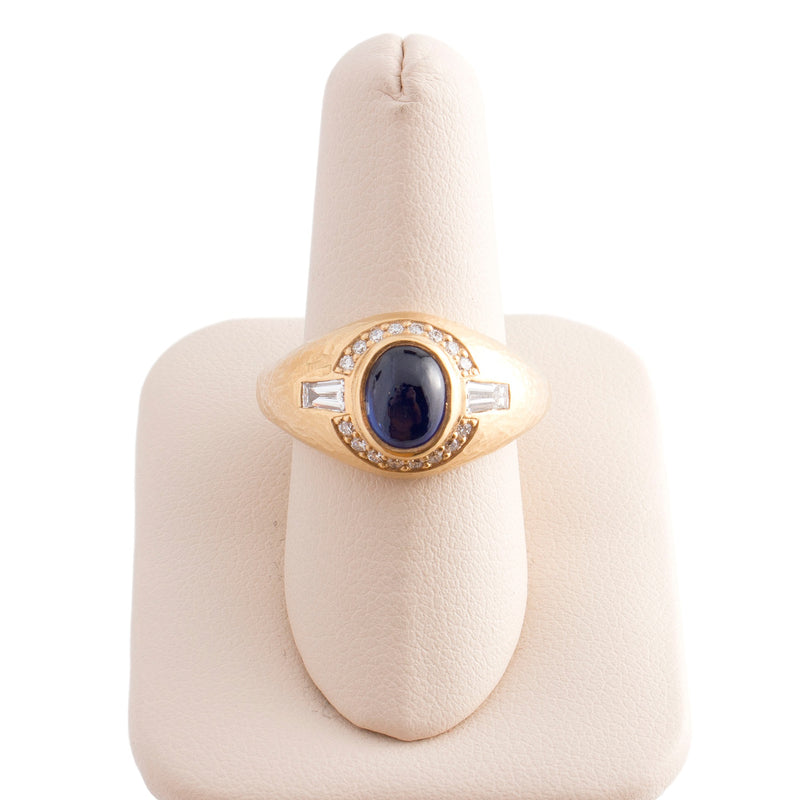 Cabochon sapphire and diamond hammered ring