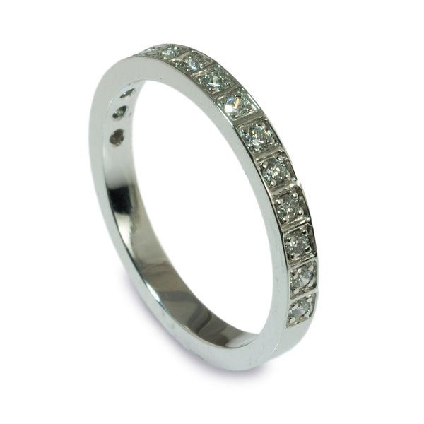 Box style bead set diamond wedding ring