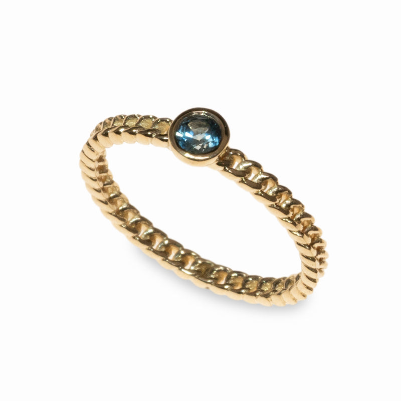 Chain link Montana sapphire stacking ring