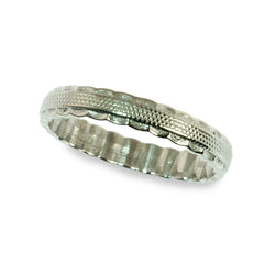 Vintage styled scalloped edge wedding ring